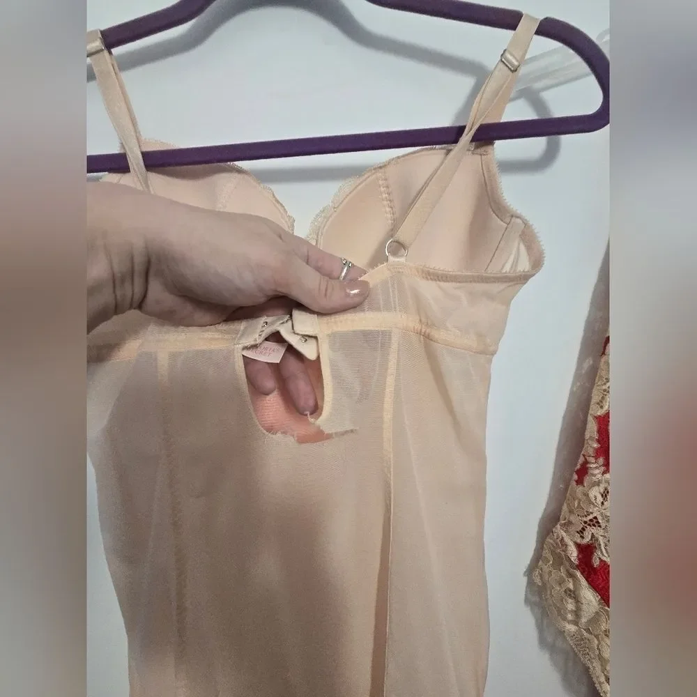 Victorias SECRET BUNDLE - Picture 4 of 16